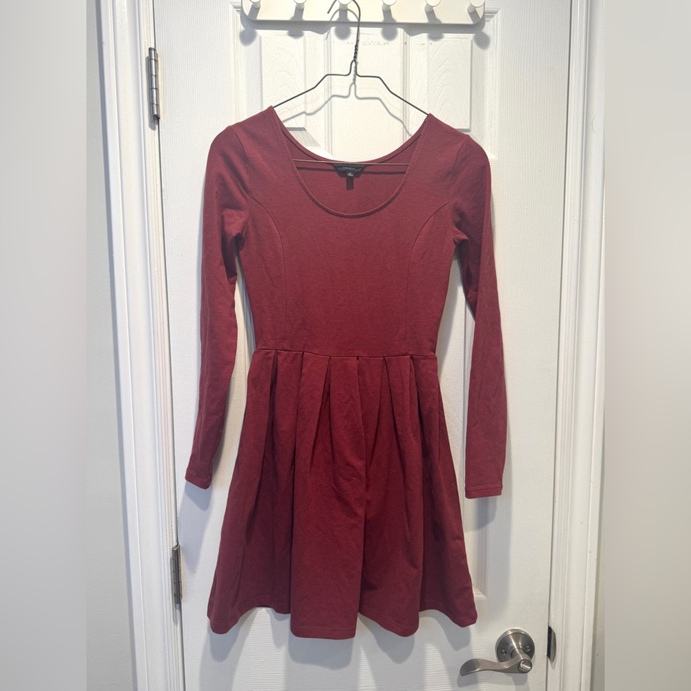 Aritzia Talula Burgundy Long Sleeve Dress